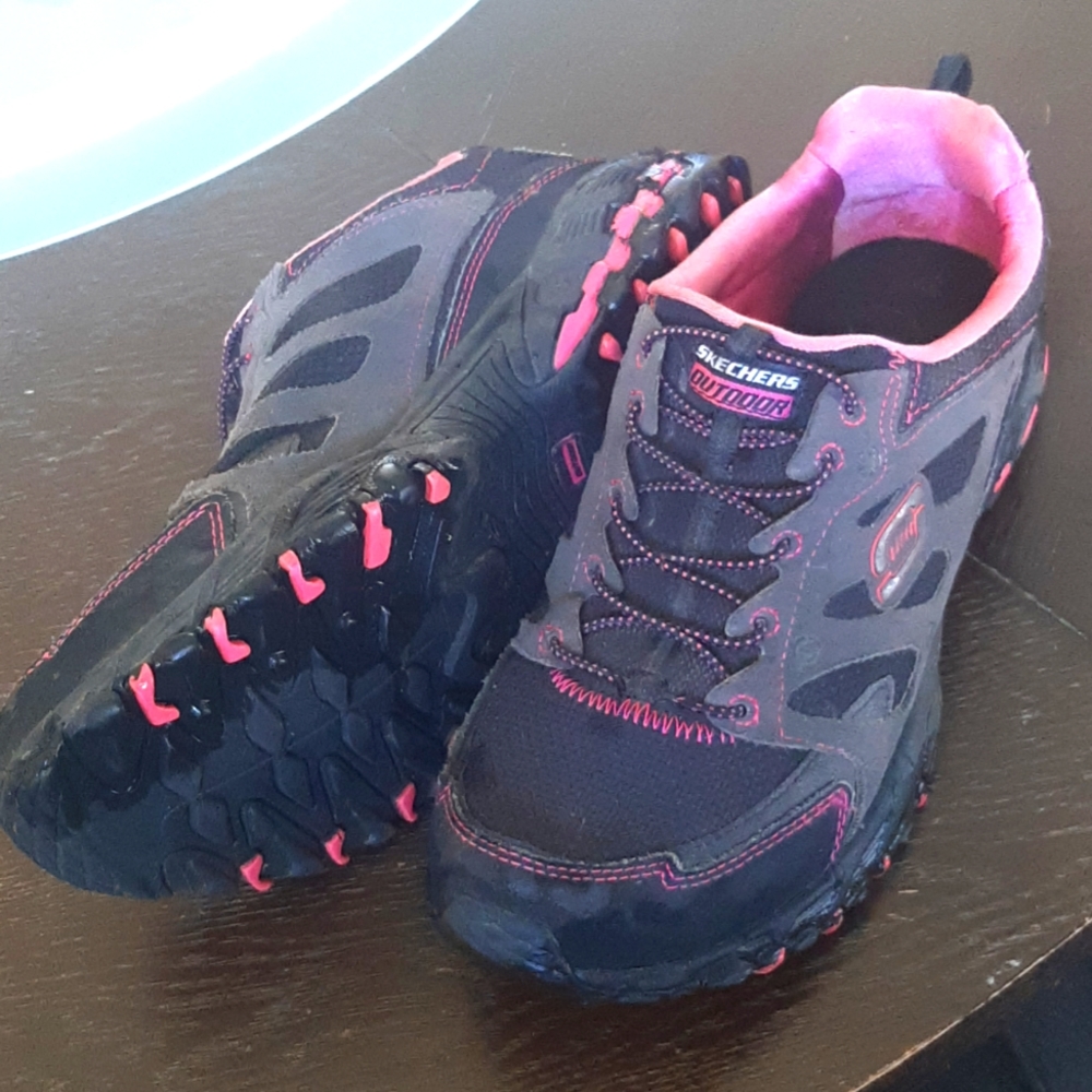Skechers Outdoor Sneakers size 9